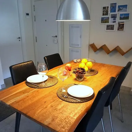 Moderno Apartamento En By Bebalmy *