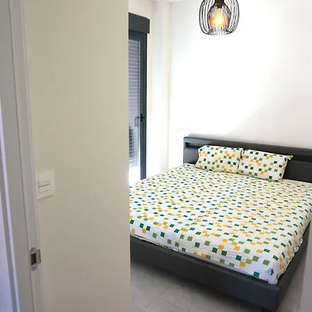 Moderno Apartamento En By Bebalmy